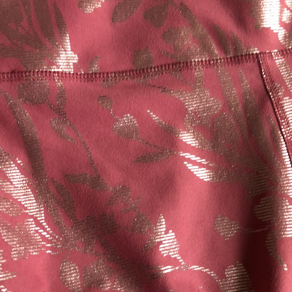 Fabletics High Rise Gold Embossed legging Pink - Picture 4 of 7